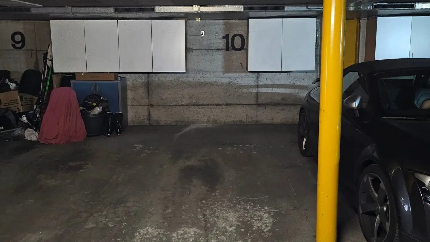 Parcheggio sotterraneo in affitto - Hünibachstrasse 38, 3652 Hilterfingen