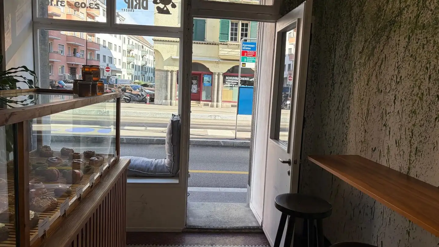 Commercial à louer - Badenerstrasse 285, 8003 Zürich