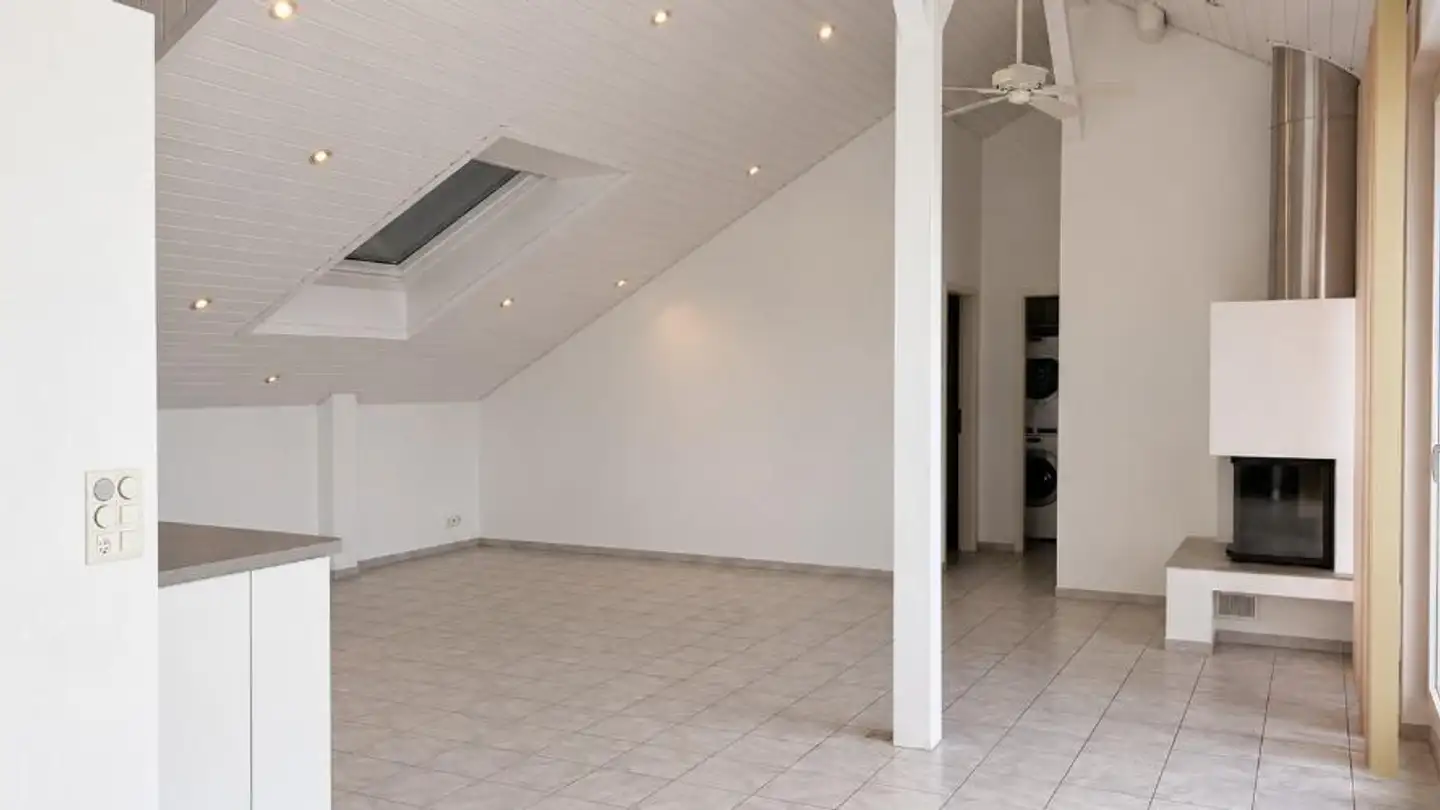 Attic flat for rent - Alte Landstrasse 20, 8114 Dänikon ZH - Photo 2