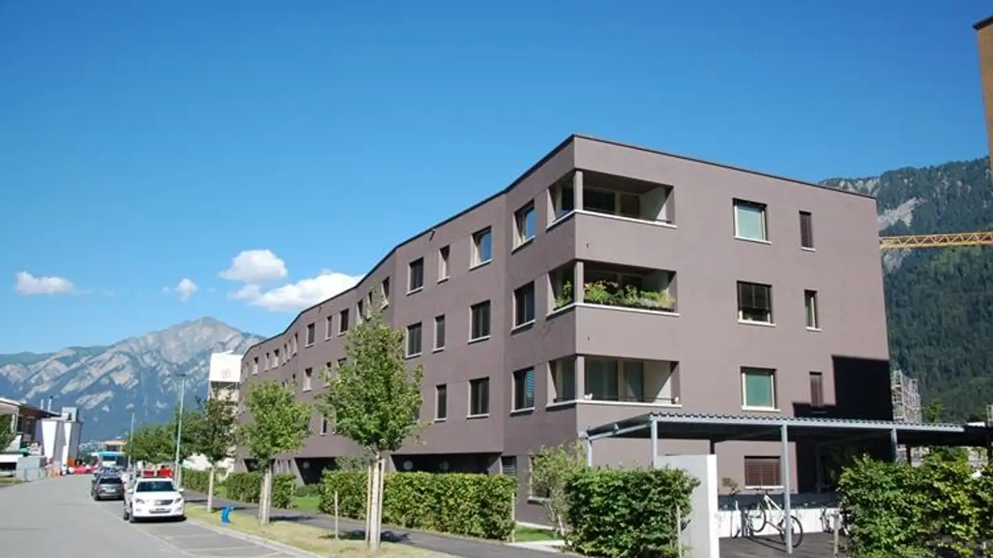 Appartement à louer - Via Burgaisa 5b, 7013 Domat/Ems