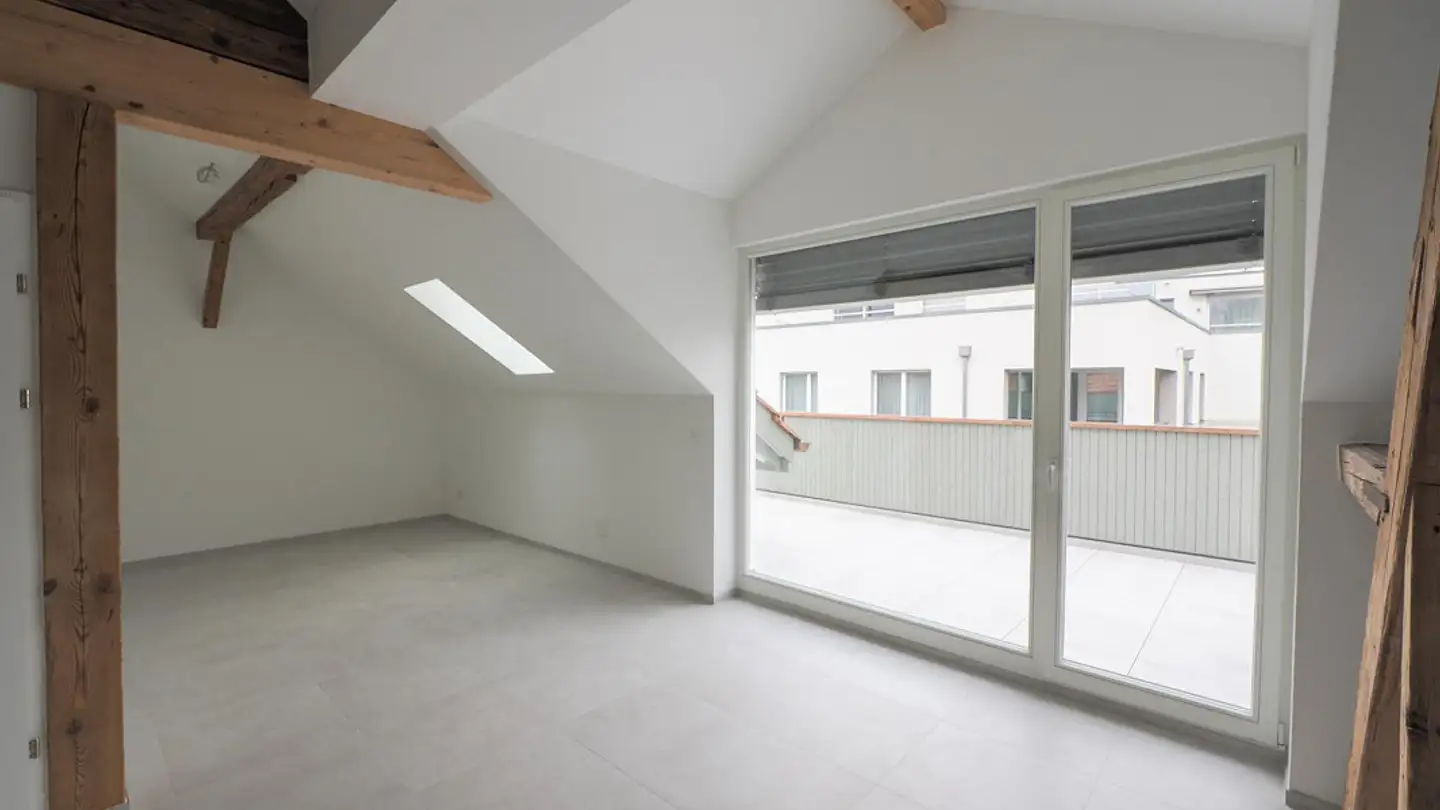 Attique à louer - Jurastrasse 10, 4912 Aarwangen - Photo 2