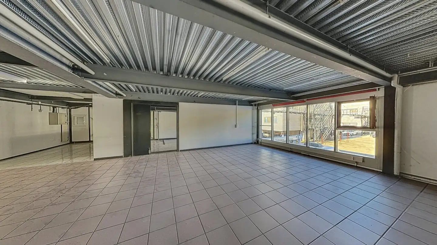 Gewerbe mieten - Boulevard Des Eplatures 46e, 2300 La Chaux-de-Fonds