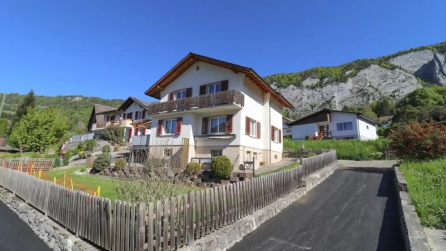 Einfamilienhaus kaufen - Fabrikstrasse, 4716 Welschenrohr