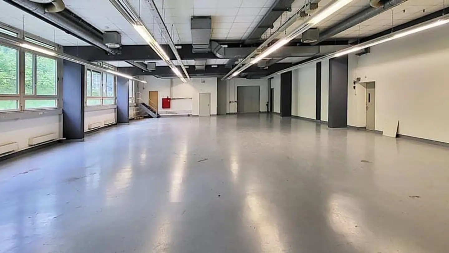 Gewerbe mieten - Eichtalstrasse 57, 8634 Hombrechtikon - Foto 2