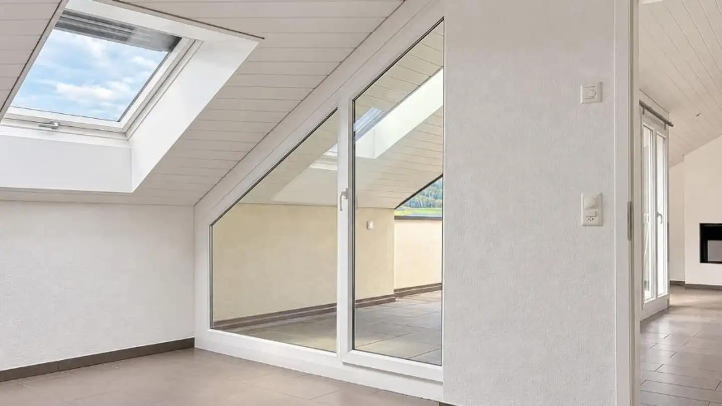 Dachgeschosswohnung mieten - Landstrasse 18, 8112 Otelfingen