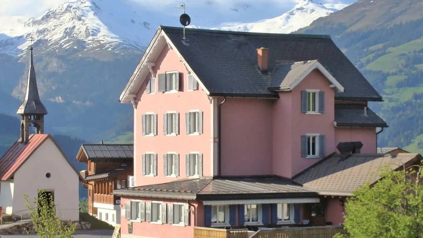 Hotel kaufen - 7134 Obersaxen