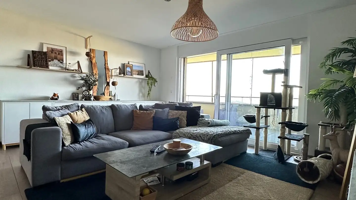 Apartment for rent - 1670 Ursy