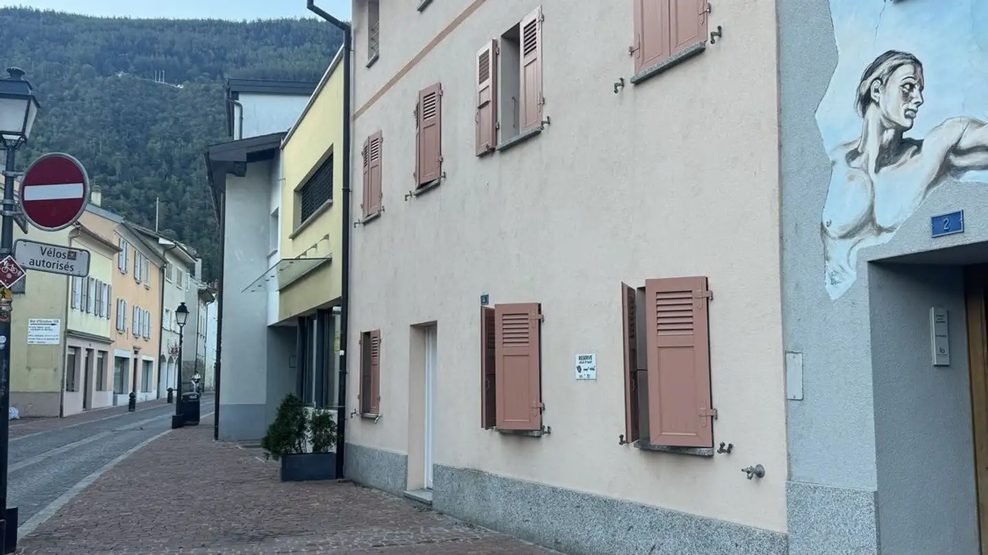 Outdoor parking space for rent - Rue D'octodure 4, 1920 Martigny - Photo 3