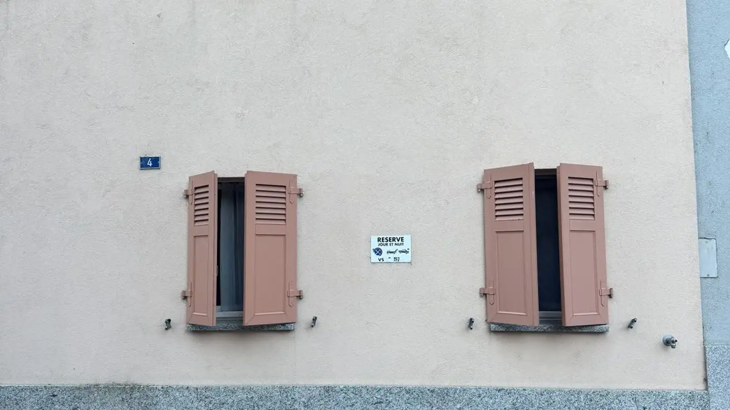 Outdoor parking space for rent - Rue D'octodure 4, 1920 Martigny - Photo 4