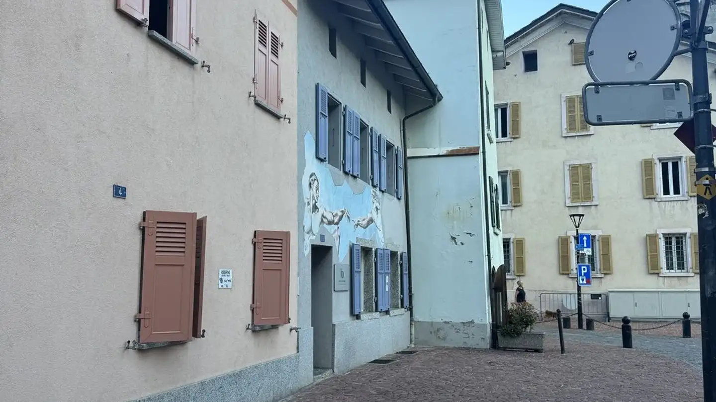 Outdoor parking space for rent - Rue D'octodure 4, 1920 Martigny - Photo 2