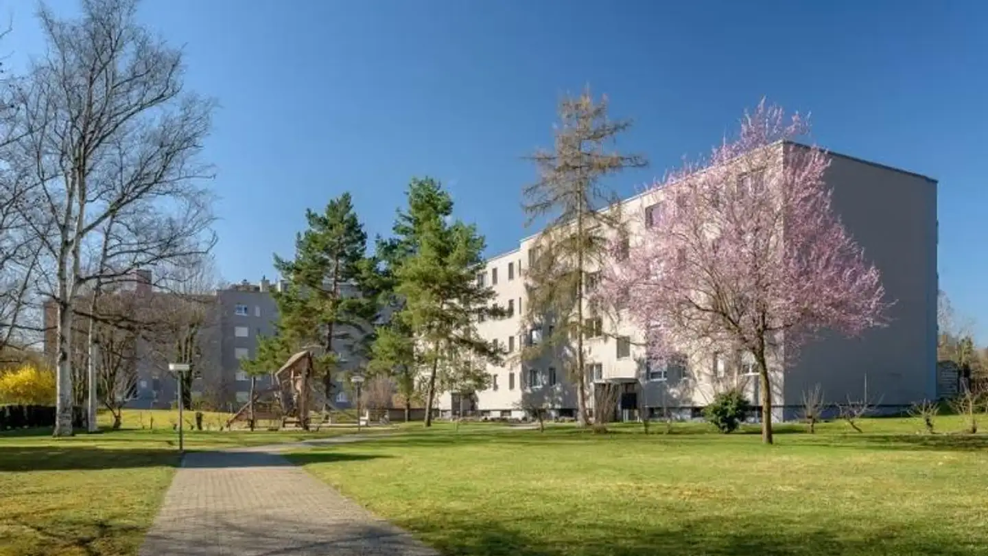 Tiefgaragenstellplatz mieten - Birsweg 10, 4143 Dornach