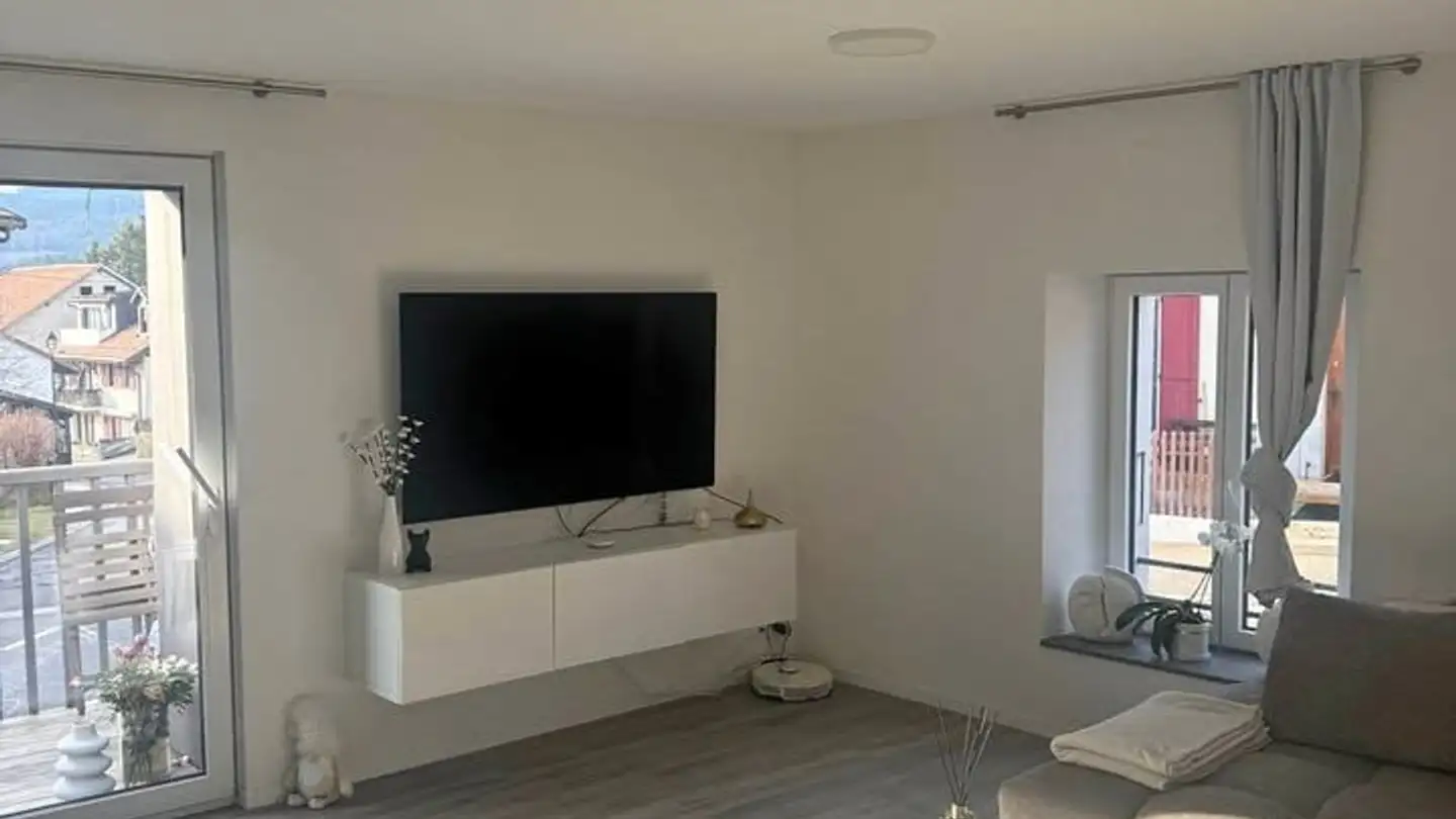 Appartamento in affitto - Place Jean-Pascal Delamuraz 4, 1261 Longirod