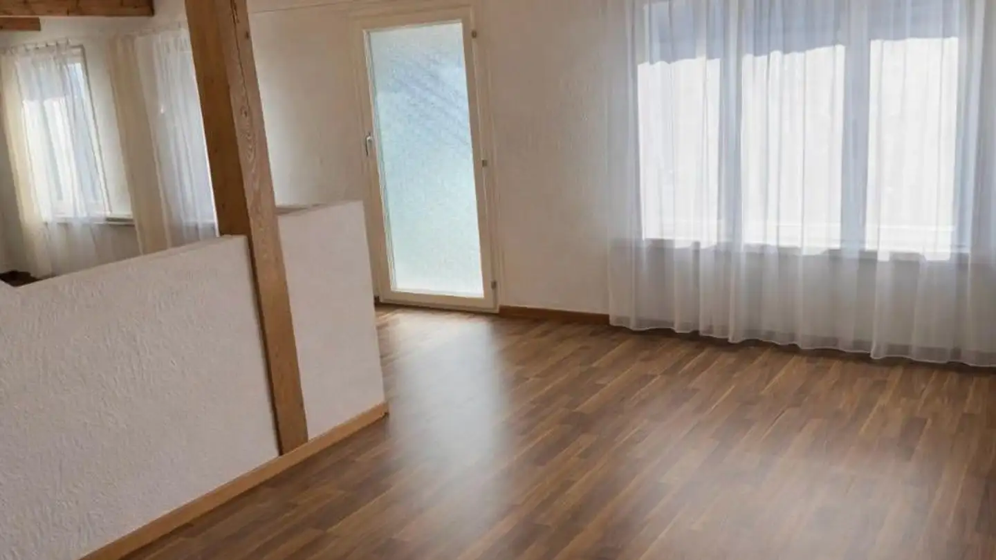 Dachgeschosswohnung mieten - Ochsnerstrasse 10, 8840 Einsiedeln - Foto 3