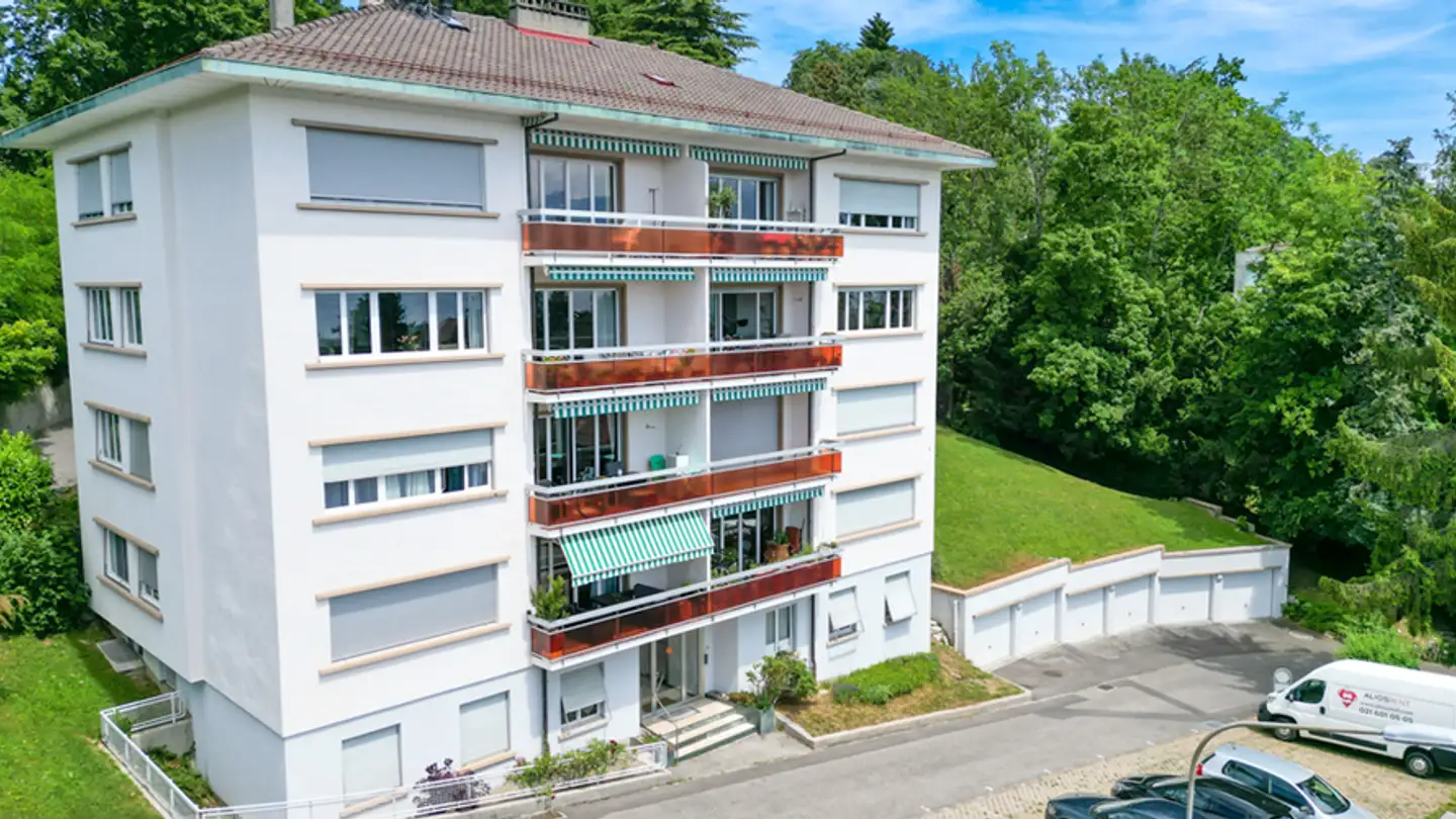 Outdoor parking space for rent - 1009 Pully