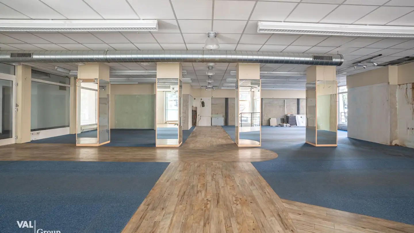 Mixed-use building for rent - 3900 Brig - Photo 3