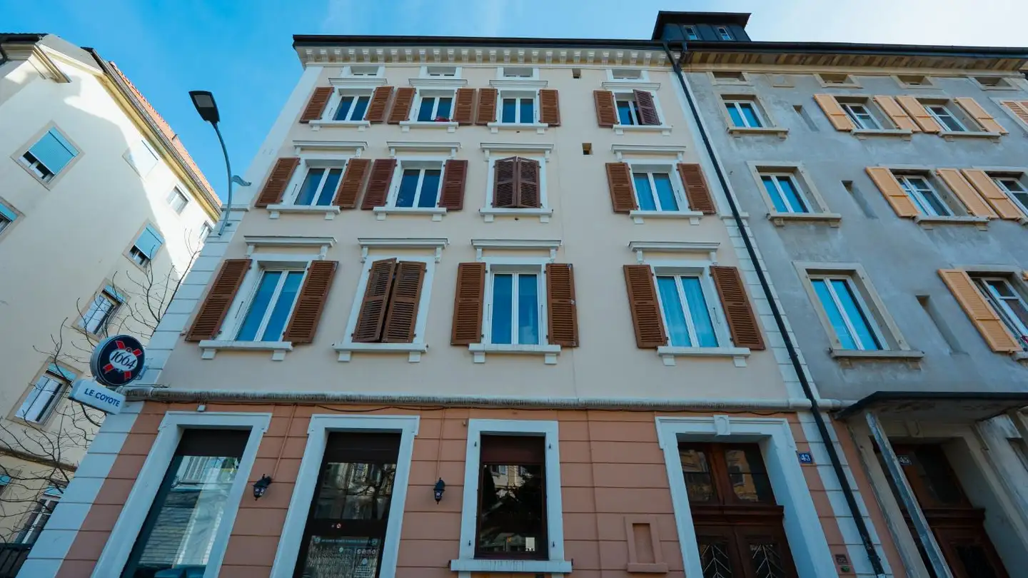 Mischgenutztes Gebäude kaufen - Rue Jardinière 43, 2300 La Chaux-de-Fonds