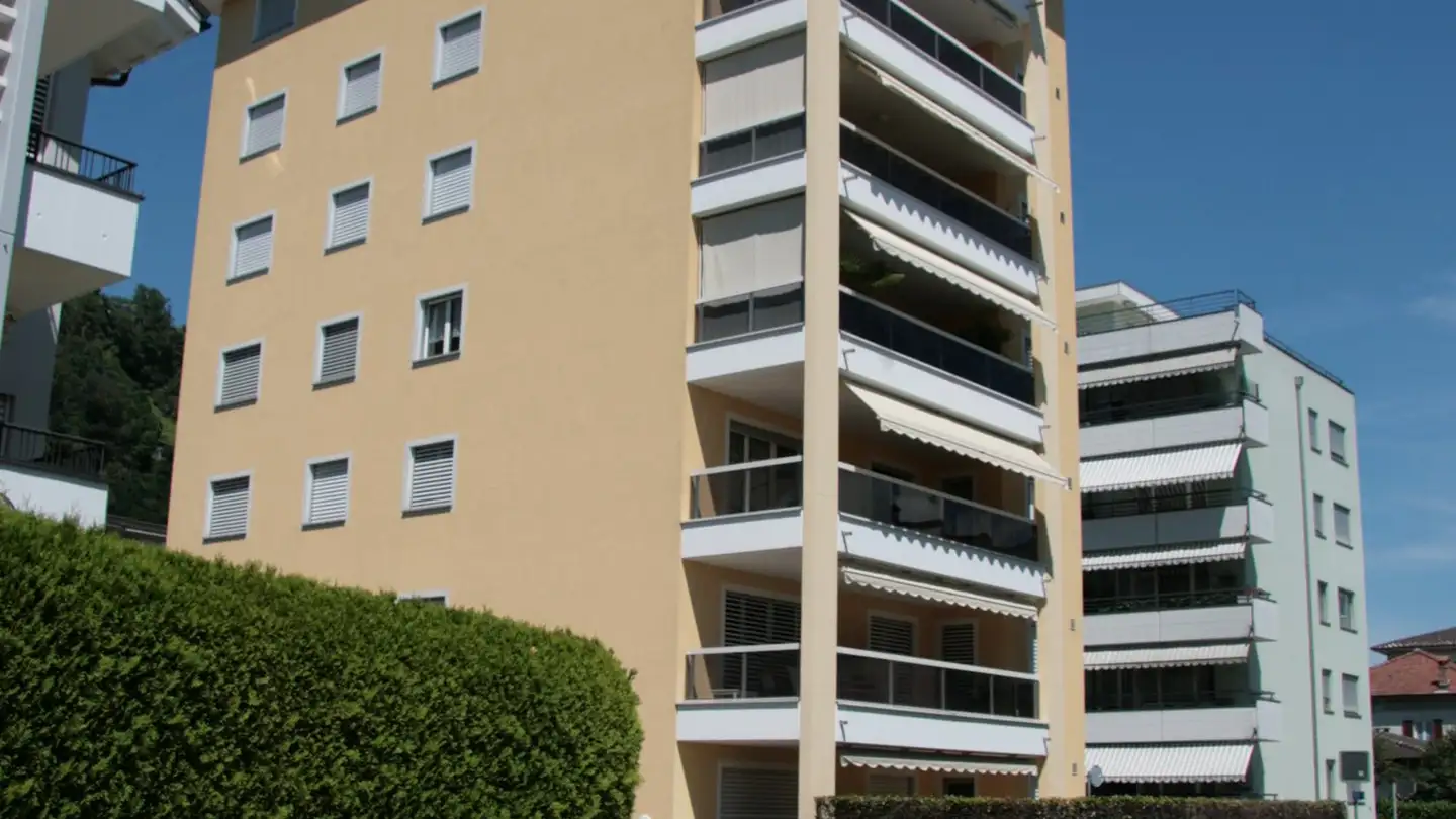 Outdoor parking space for rent - Via In Selva 15, 6600 Locarno