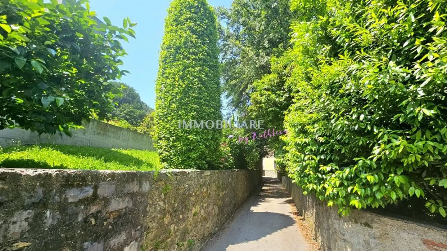 Constructible plot for sale - 6927 Agra - Photo 2