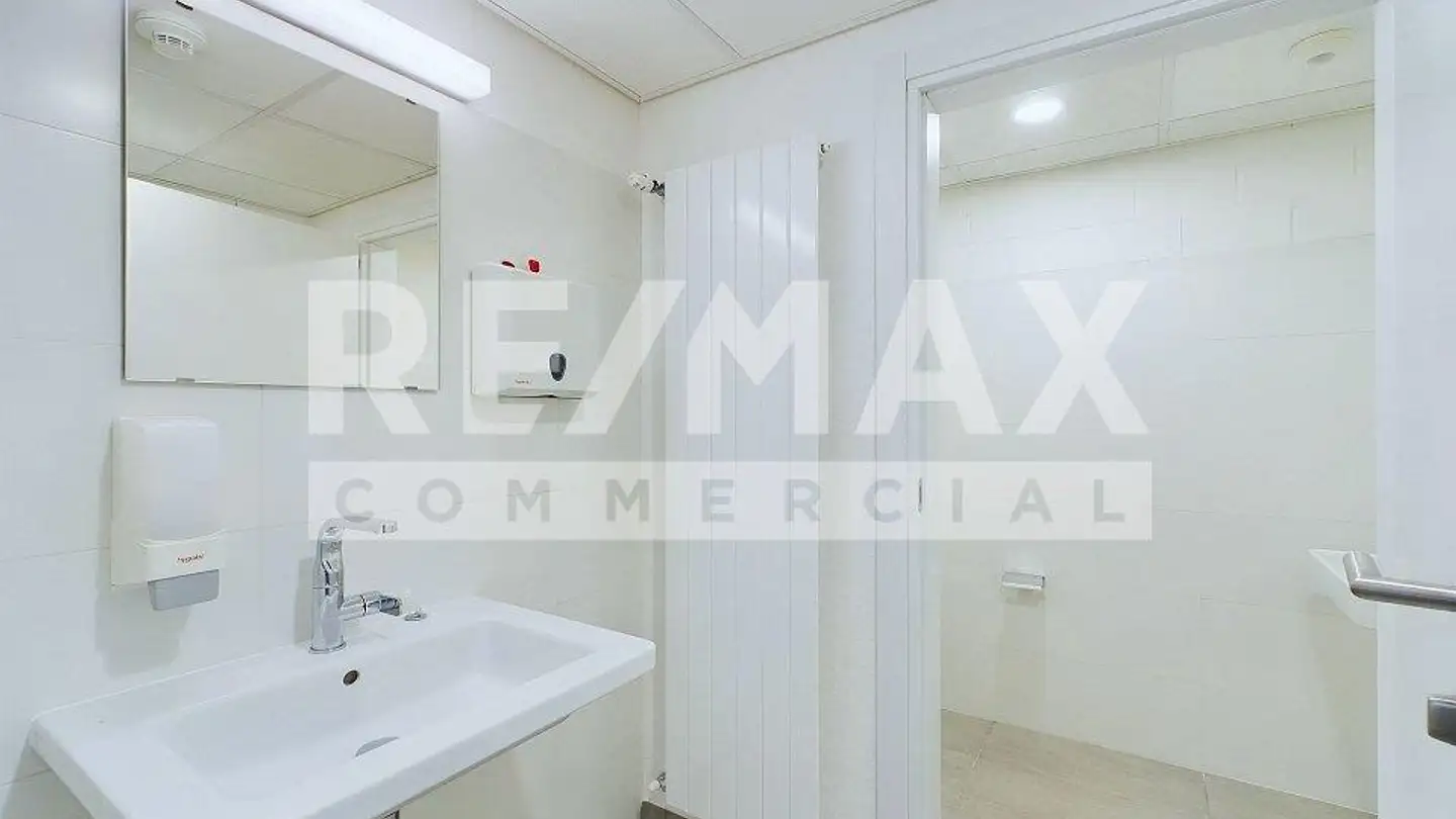 Office space for rent - 6828 Balerna - Photo 4