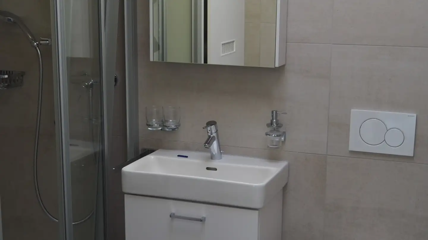 Attique à louer - Alte Bernstrasse 194, 3613 Steffisburg - Photo 3