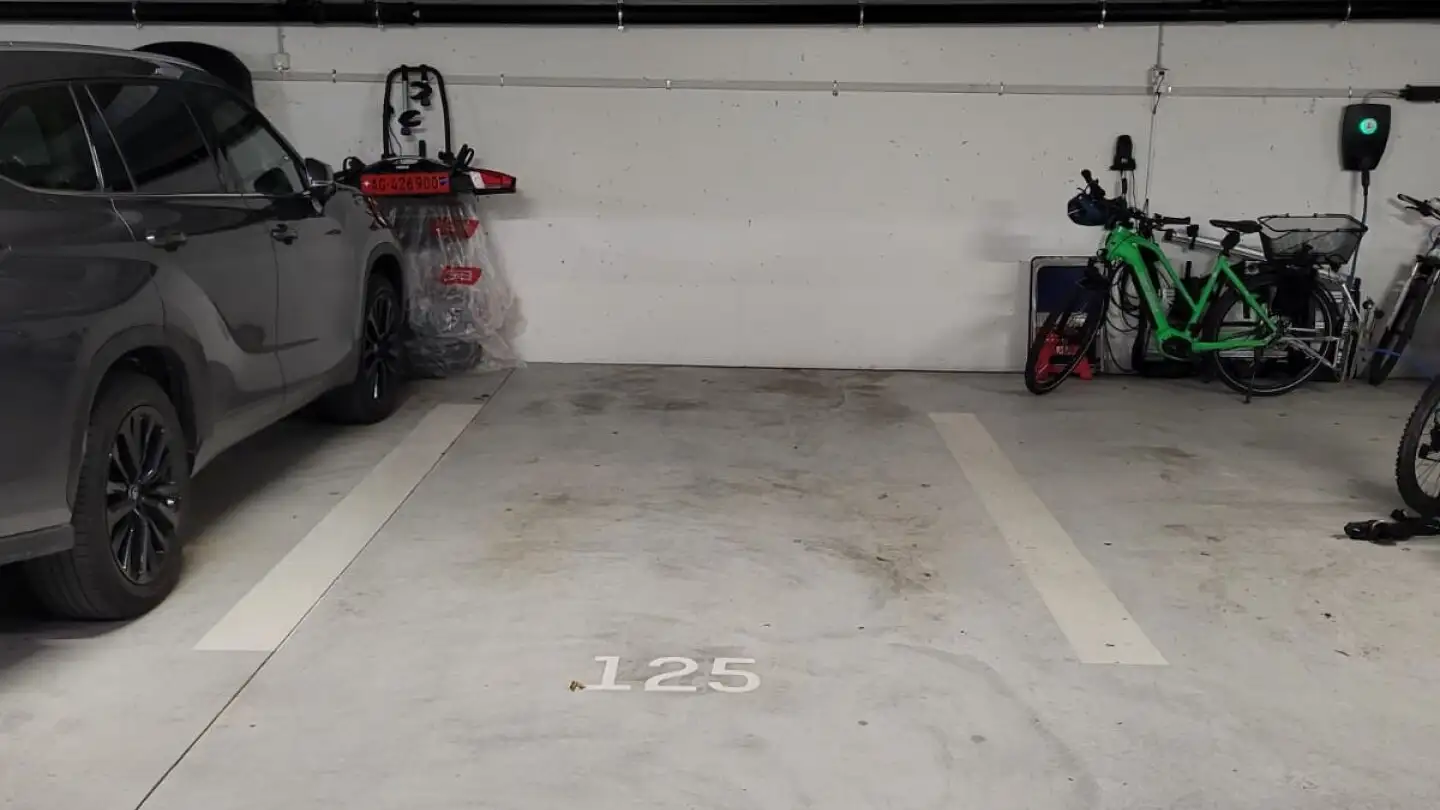 Place de parking extérieure à louer - Im Moos, 5000 Aarau