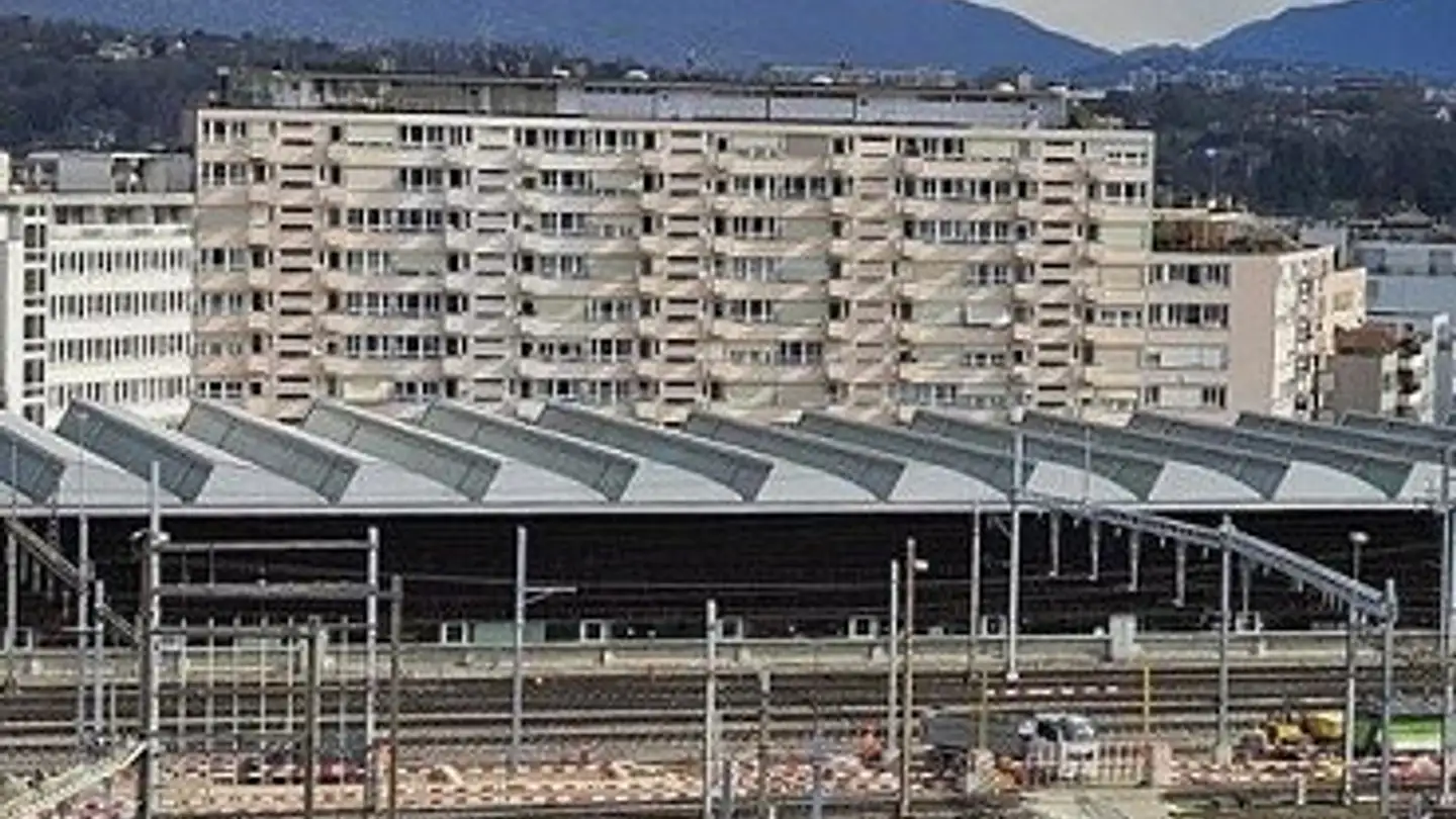 Place de parking extérieure à louer - Rue Rothschild 60, 1202 Genève