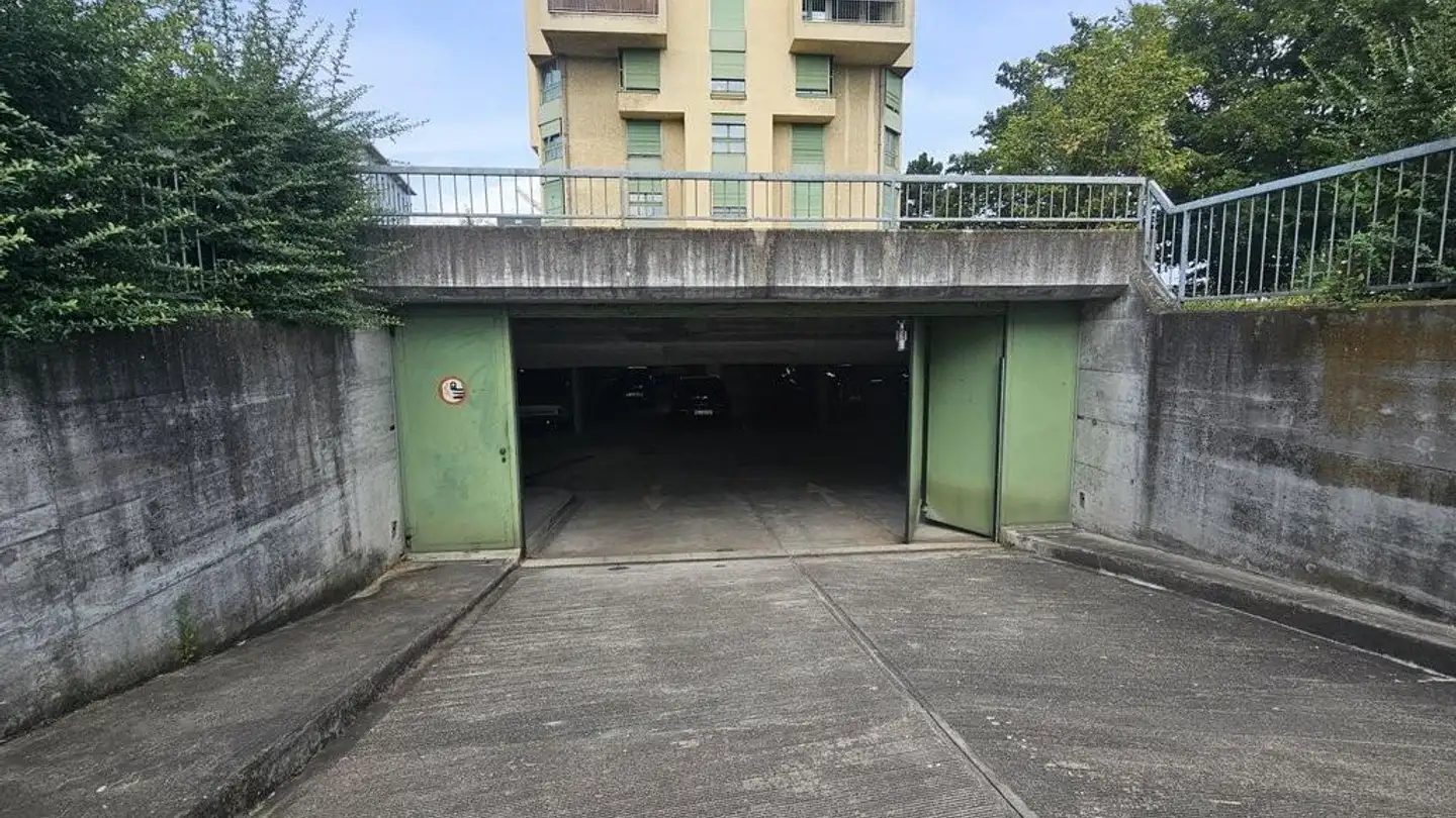 Single garage for rent - Bahnhofstrasse 60, 4132 Muttenz - Photo 2