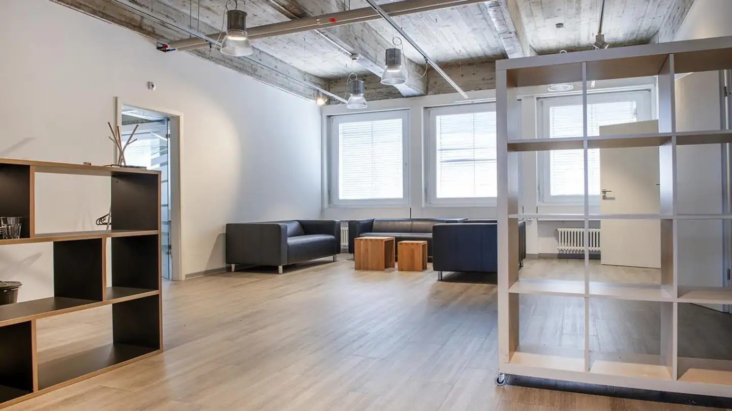 Commercial for rent - Mühlemattstrasse 18, 4104 Oberwil BL - Photo 2