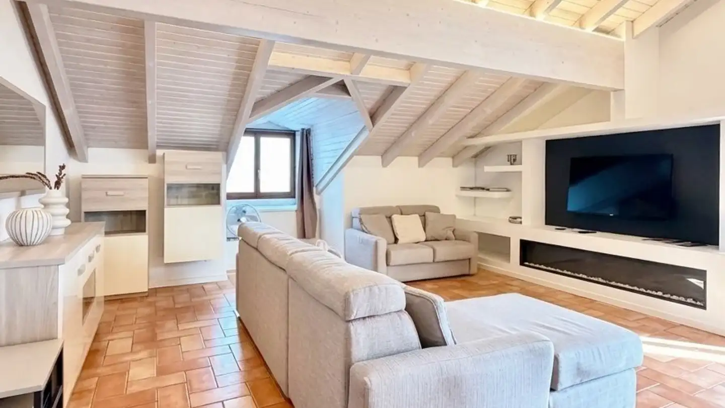 Attique à louer - Via In Pasquée, 6925 Gentilino