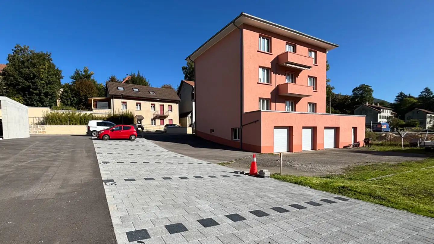 Outdoor parking space for rent - Rue Du Moulin, 2732 Reconvilier