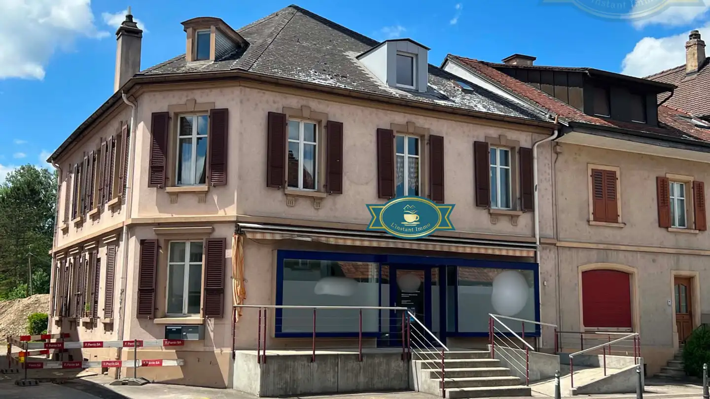 Mixed-use building for sale - 2854 Bassecourt