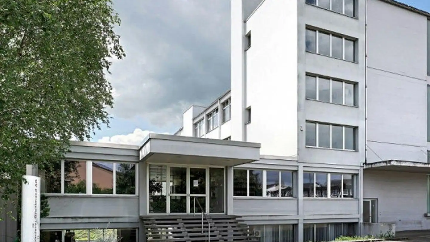Commercial for rent - Industriestrasse 4, 4153 Reinach BL