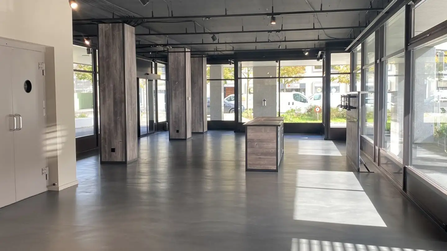 Commerciale in affitto - Hauptstrasse 54, 4153 Reinach BL