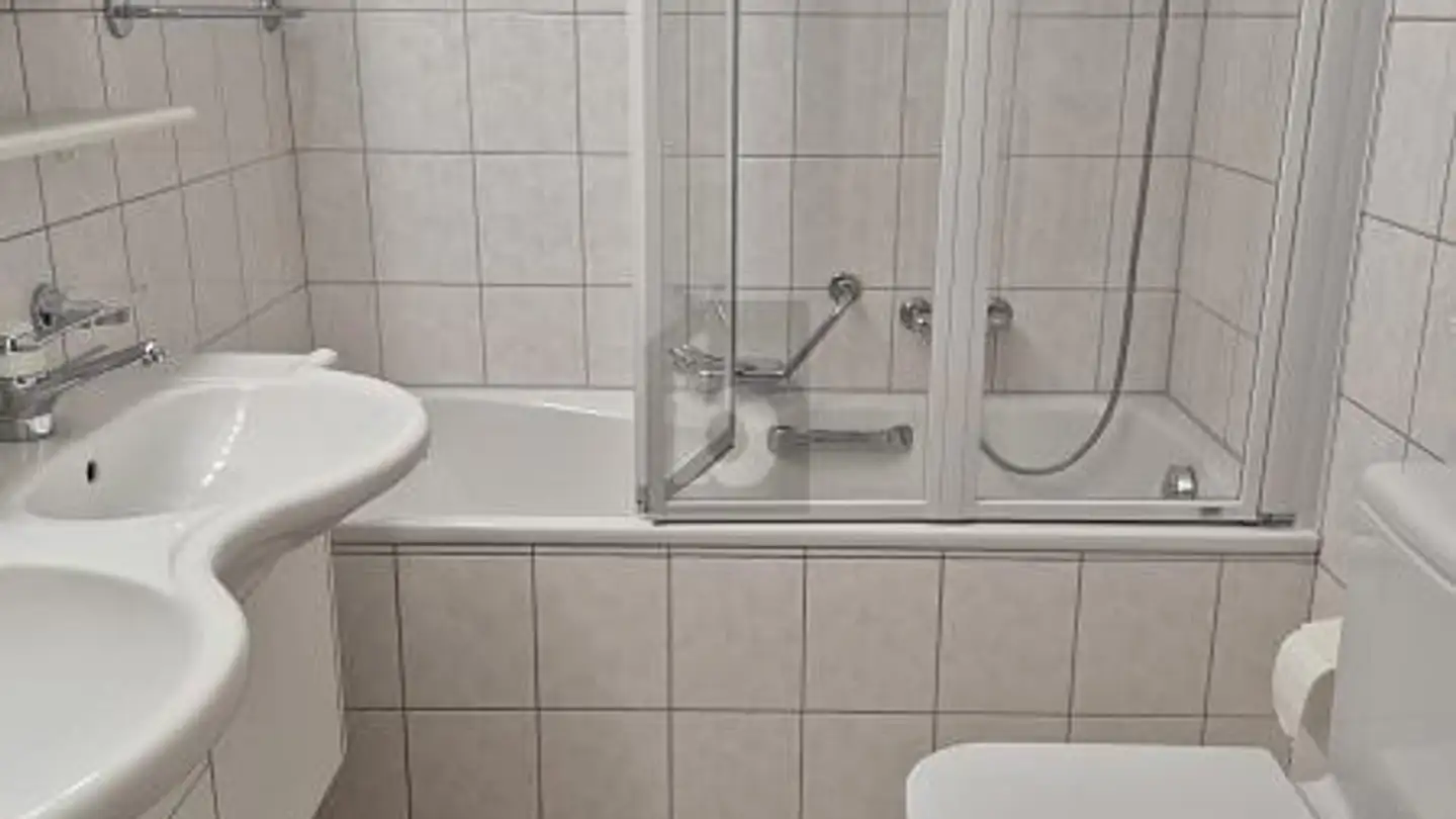 Stepped house for rent - 4147 Aesch BL - Photo 3