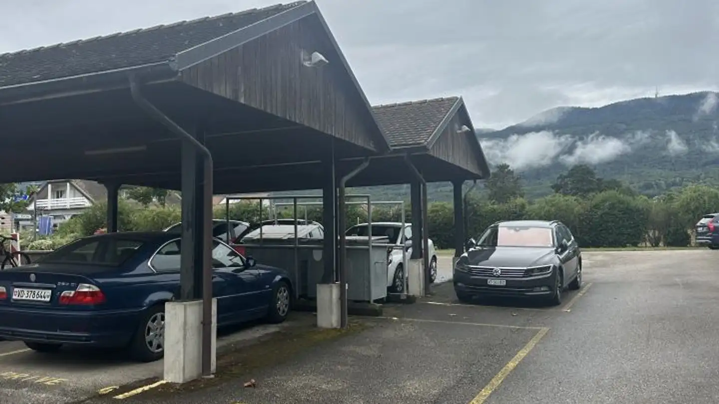 Überdachter Parkplatz mieten - 1275 Chéserex