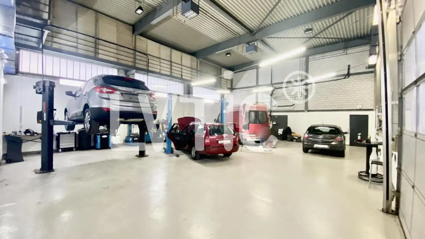 Commercial for sale - 3178 Bösingen