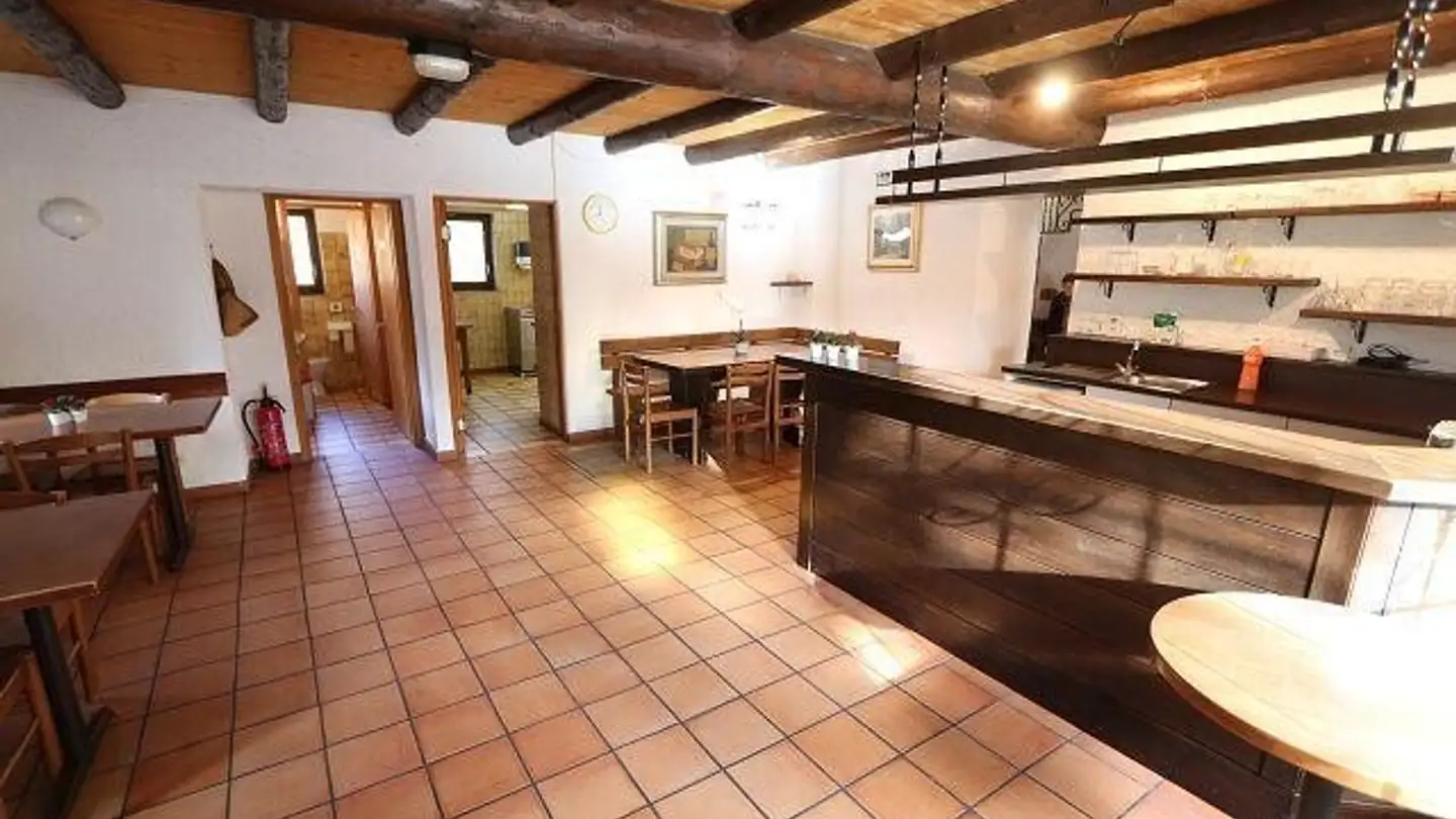 Restaurant for sale - 6746 Calonico - Photo 2