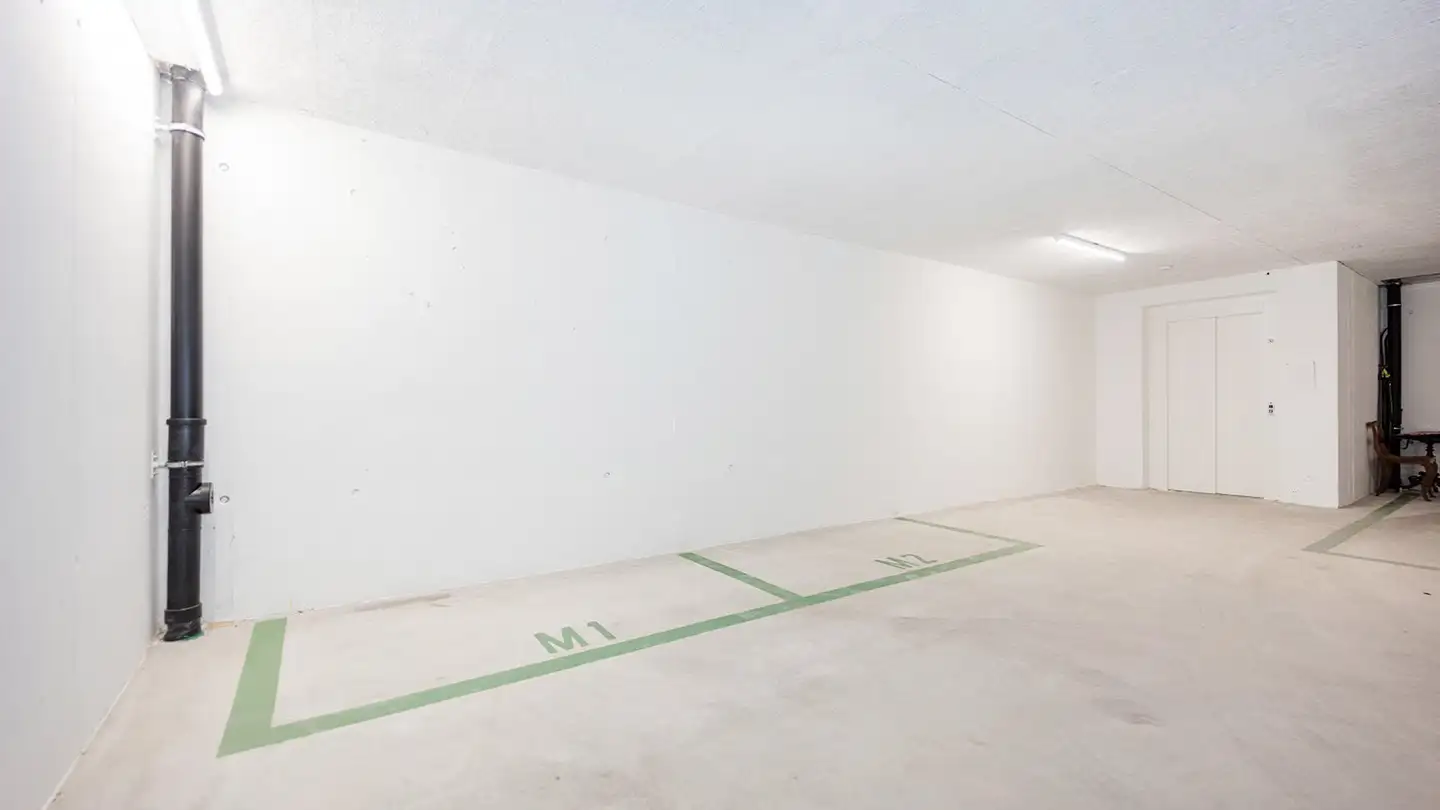Überdachter Motorradparkplatz kaufen - Limmatweg 20, 5415 Nussbaumen AG