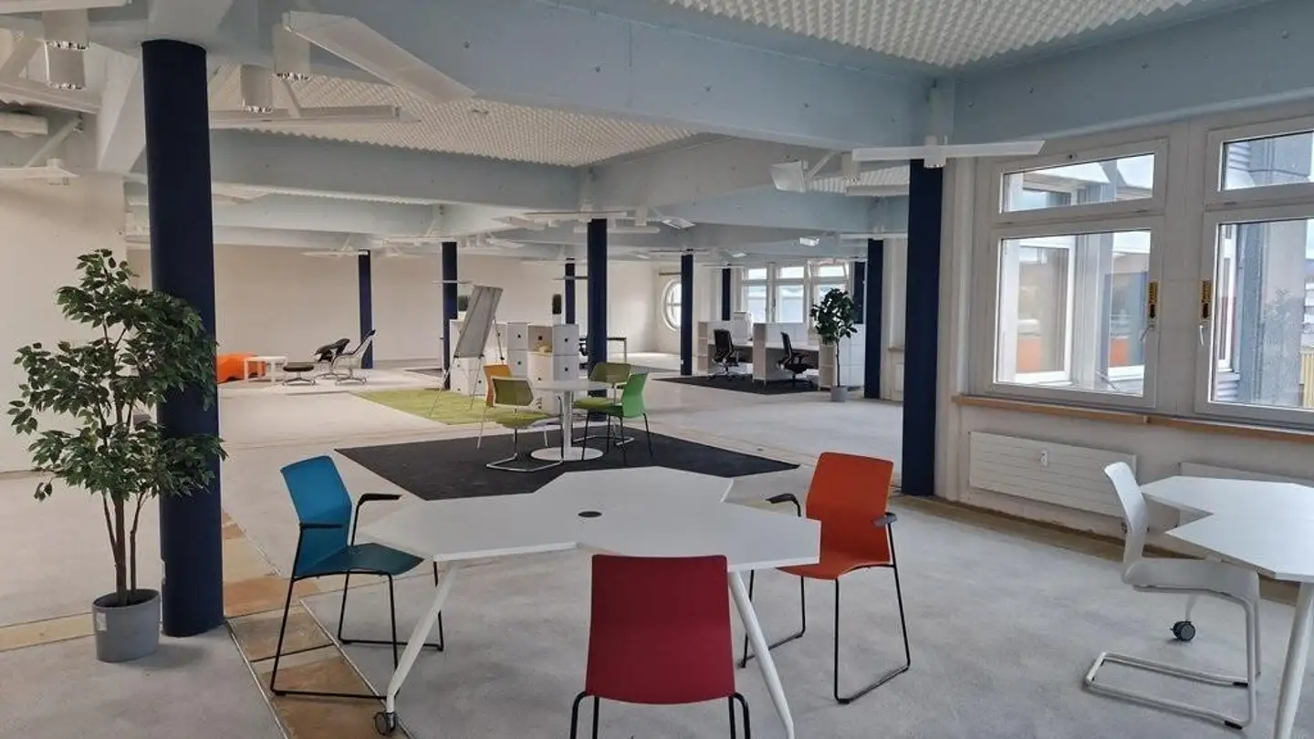 Bureau à louer - Industriestrasse 22, 8604 Volketswil