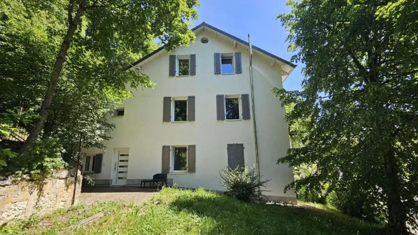 Mixed-use building for sale - 2740 Moutier