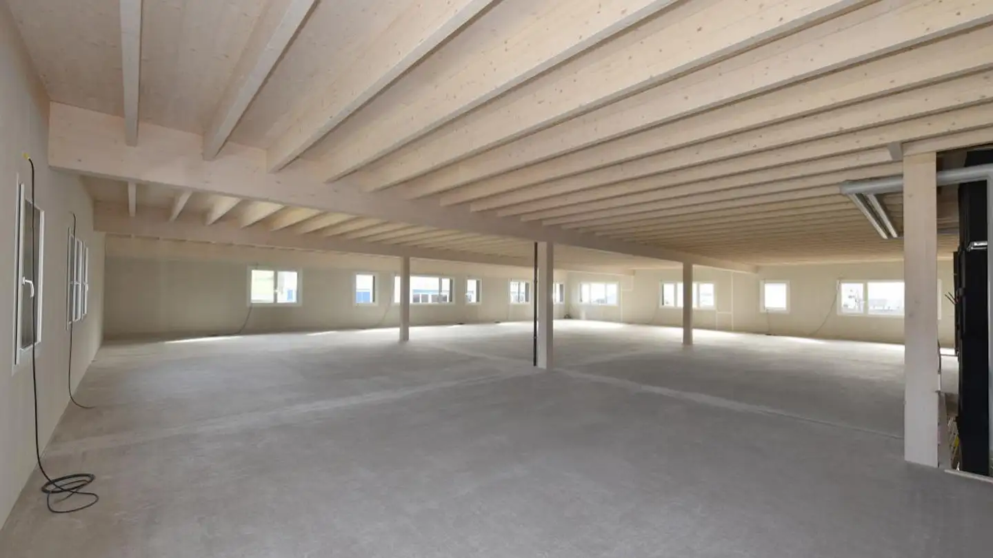 Office space for rent - Fadenbrücke 8, 6374 Buochs