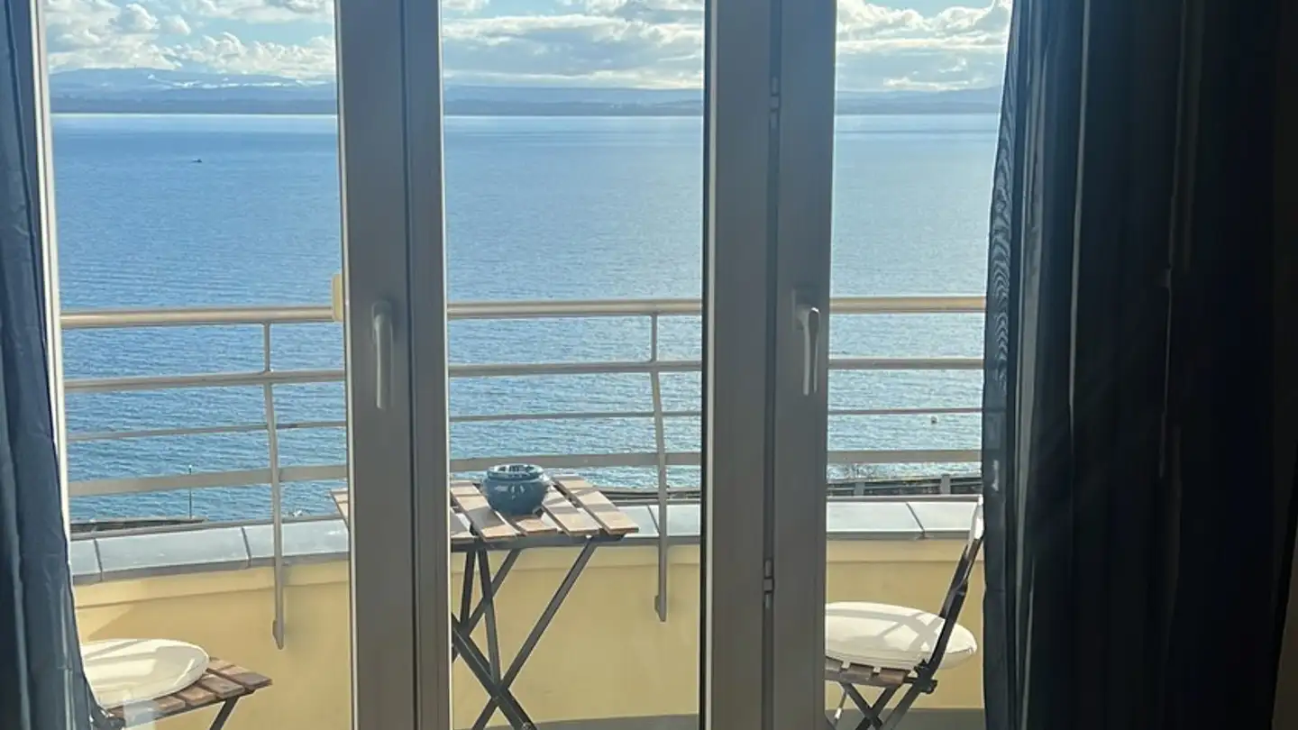 Chambre à louer - 2000 Neuchâtel - Photo 2