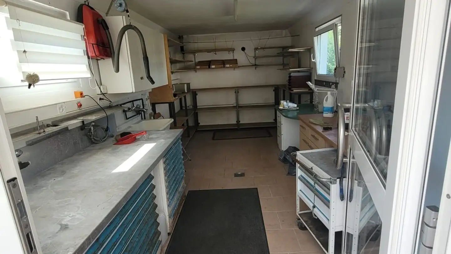 Commercial à louer - 9244 Niederuzwil
