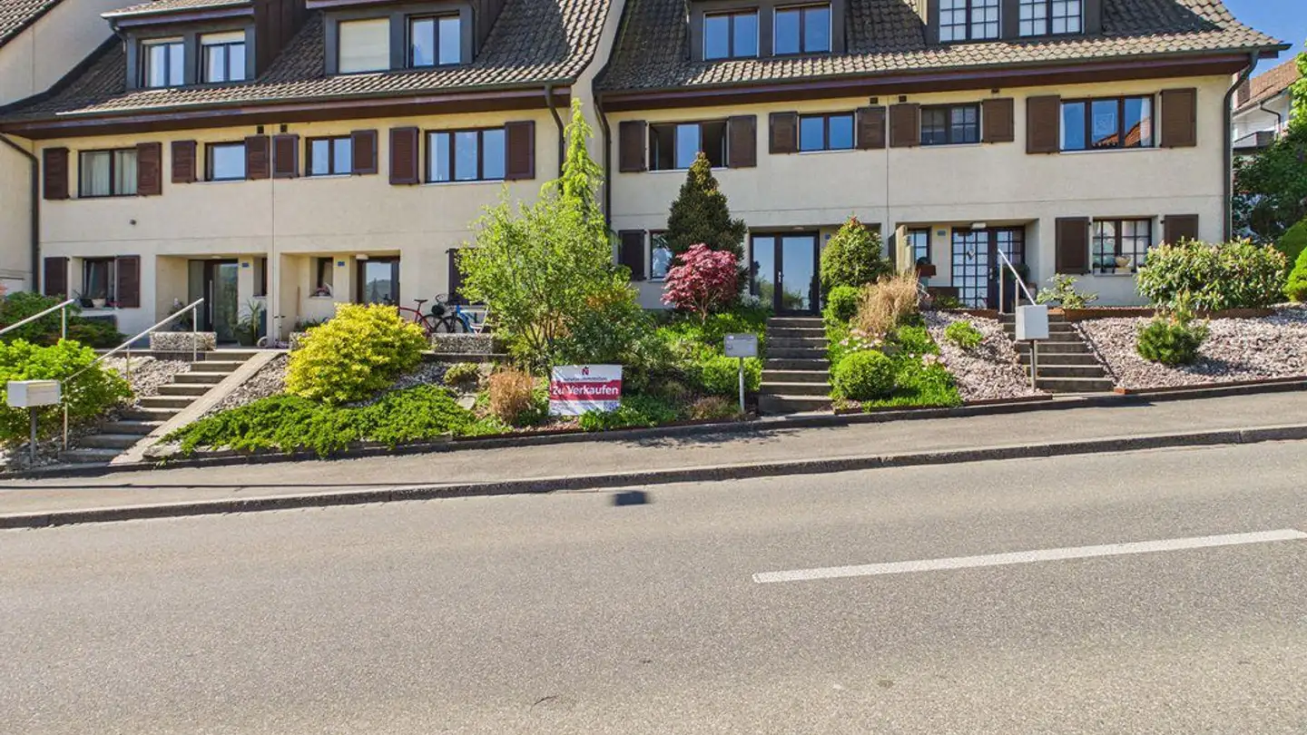 Row house for sale - 4148 Pfeffingen