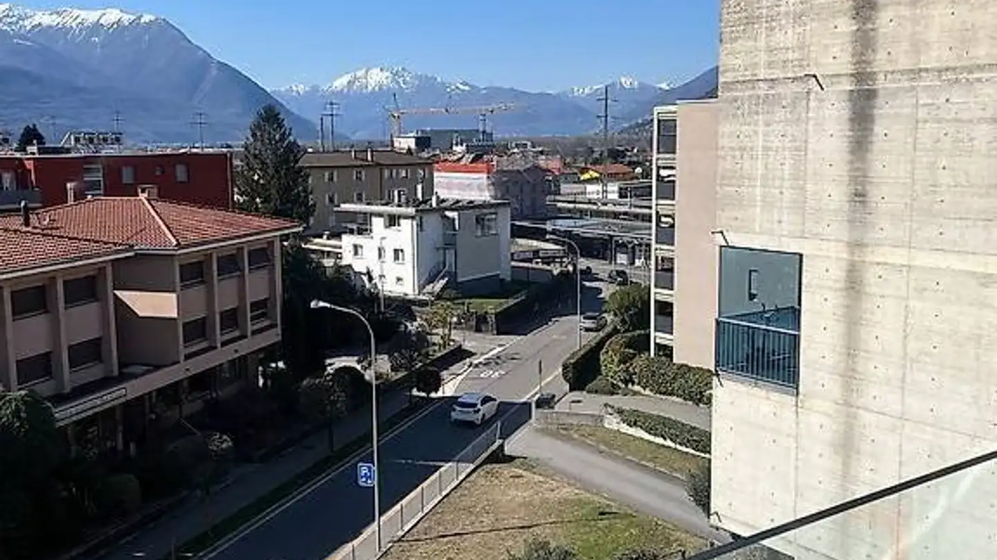 Appartement à louer - Viale Stazione 26, 6512 Giubiasco - Photo 2