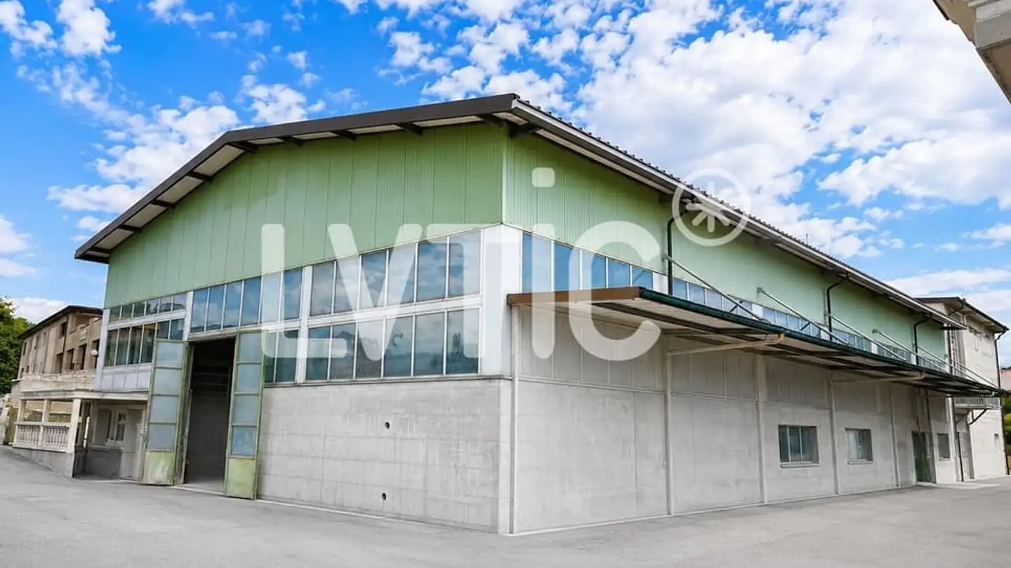 Commercial for rent - 1027 Lonay