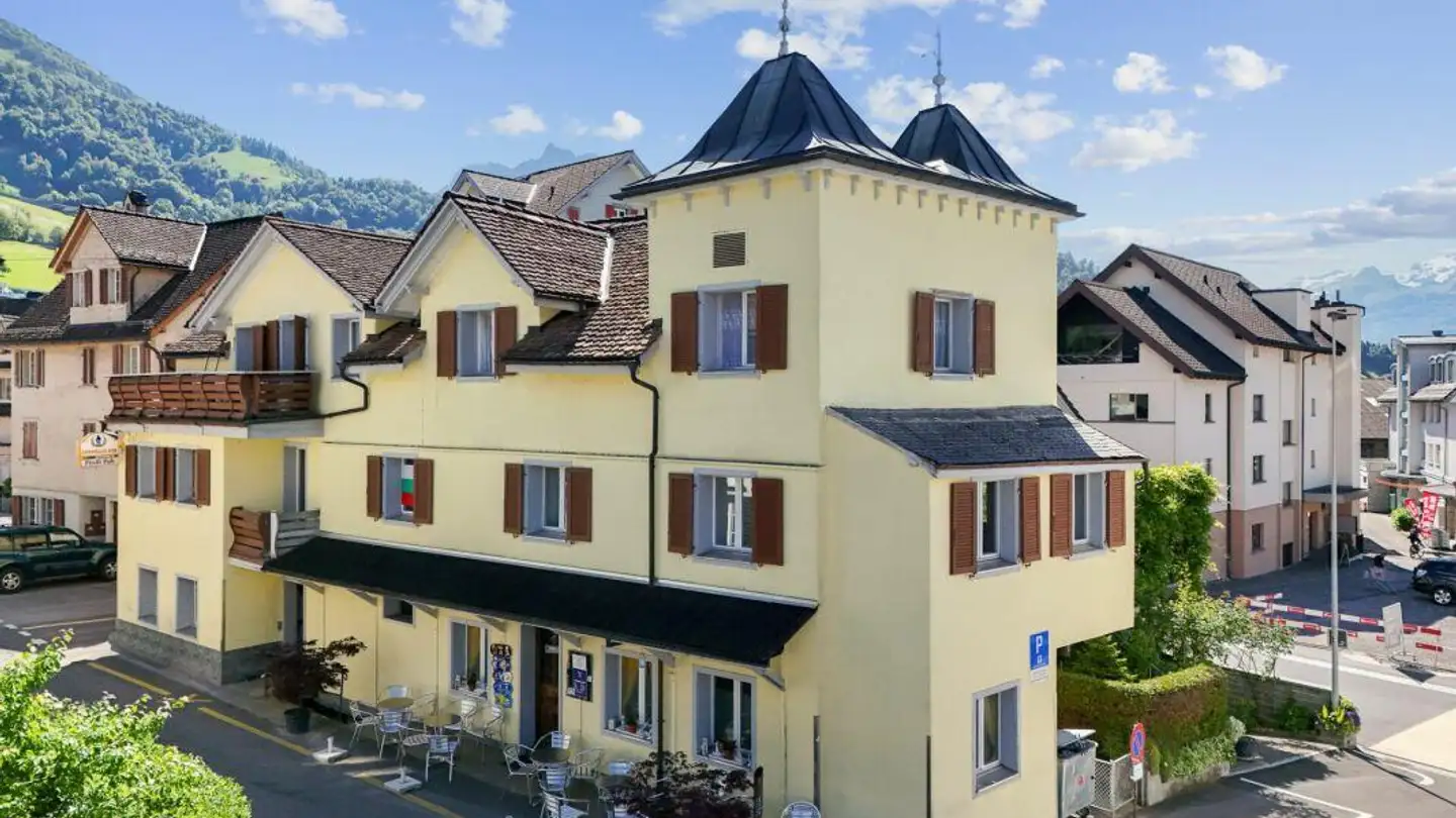 Edificio ad uso misto in vendita - Postplatz 4, 6422 Steinen