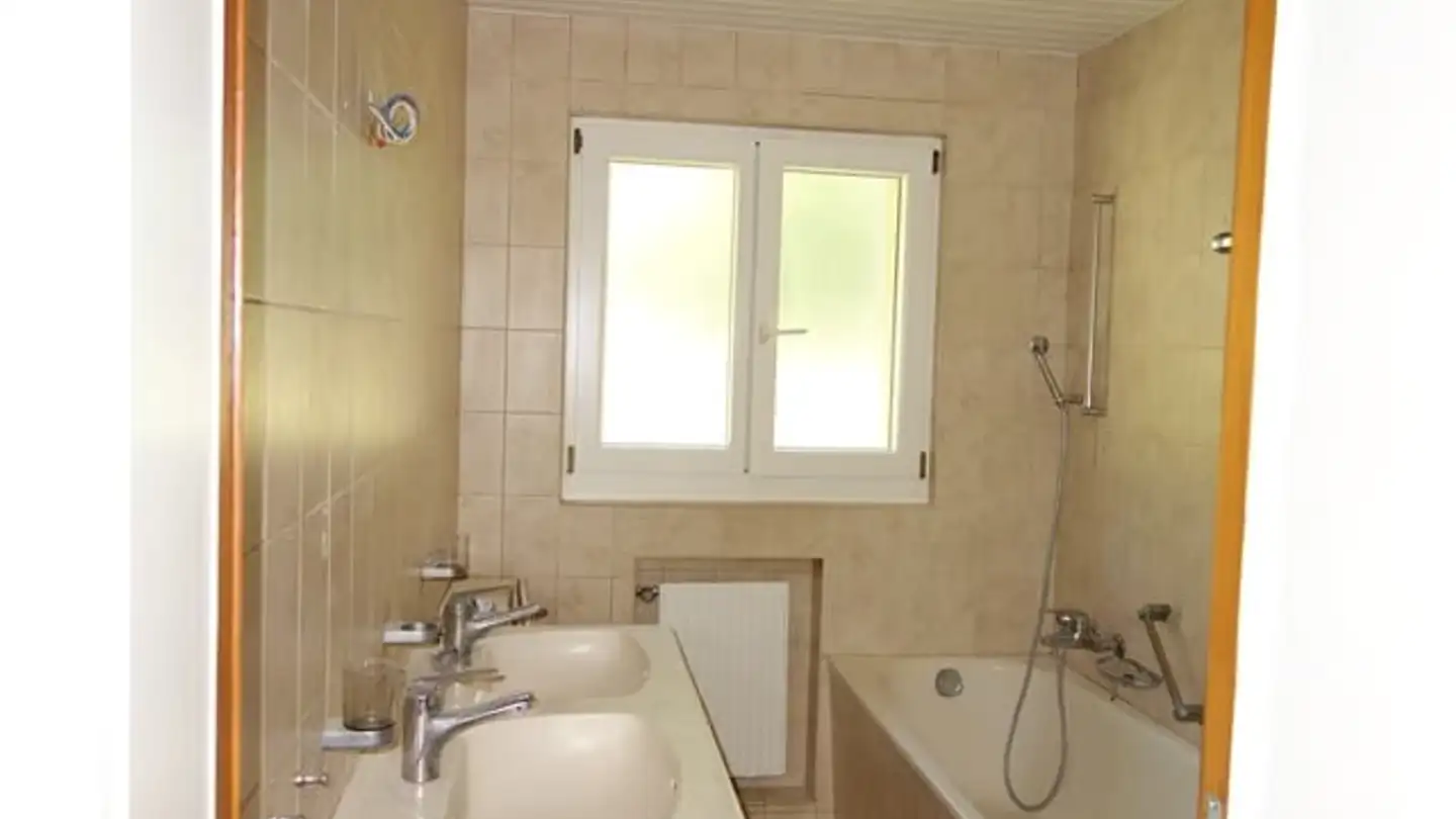 Dachgeschosswohnung mieten - Rue De La Printanière 26, 2720 Tramelan - Foto 2