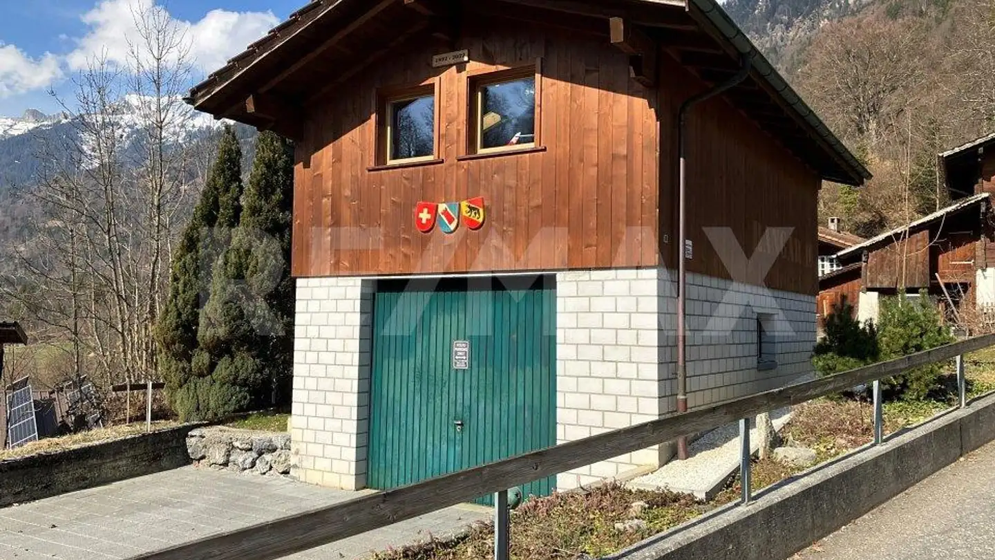Single garage for sale - Hofstettenstrasse 10, 3856 Brienzwiler