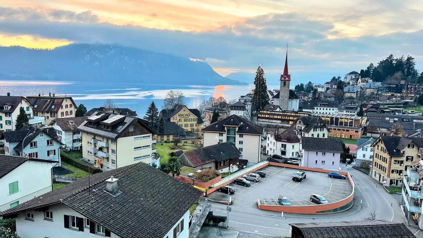 Commercial à louer - Blauweidweg, 6353 Weggis